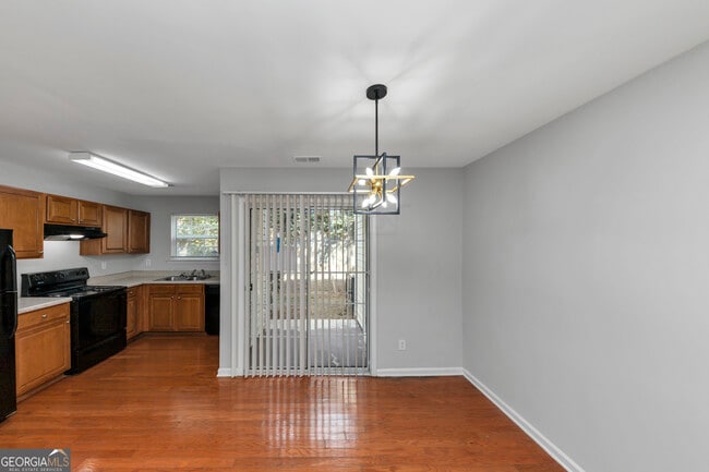 Building Photo - 735 Crestwell Cir