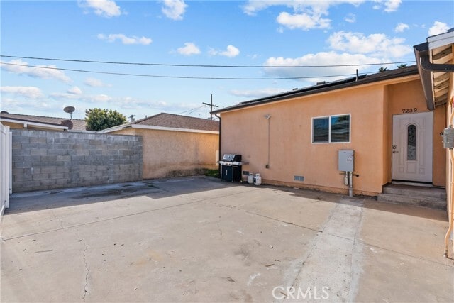 Building Photo - 7239 Kraft Ave