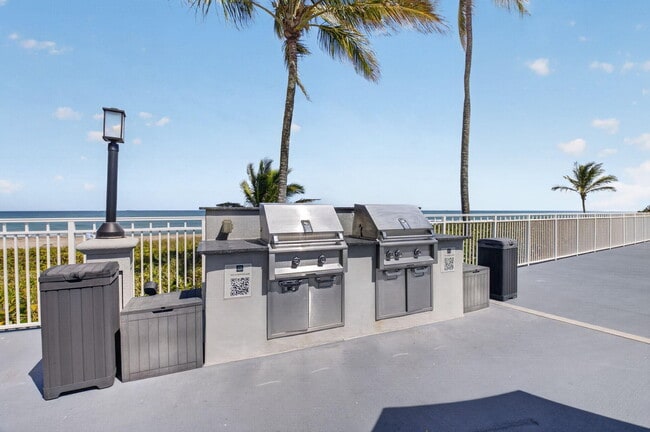 Building Photo - 3215 S Ocean Blvd