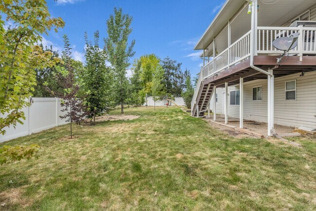 Building Photo - 567 N Allanwood Pl
