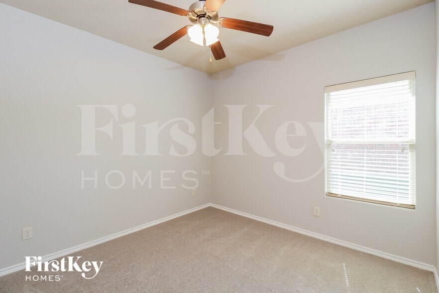 Building Photo - 5134 Mountain View Dr