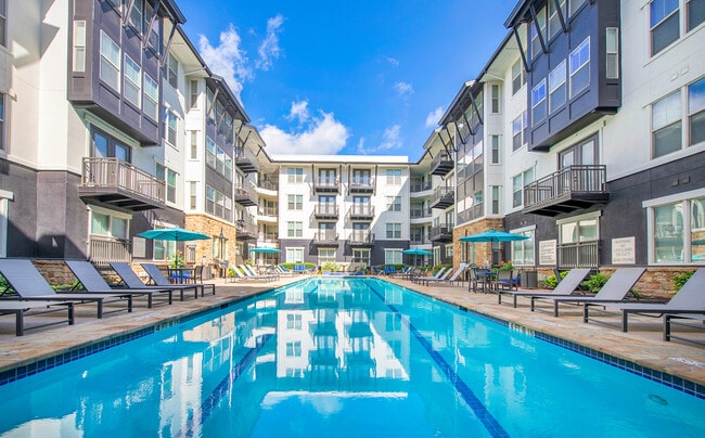 Building Photo - MAA West Austin