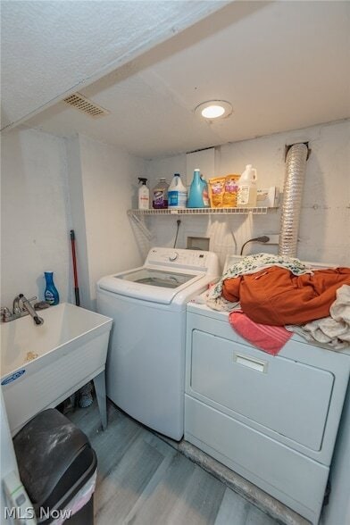 Building Photo - 1446 Hopkins Ave