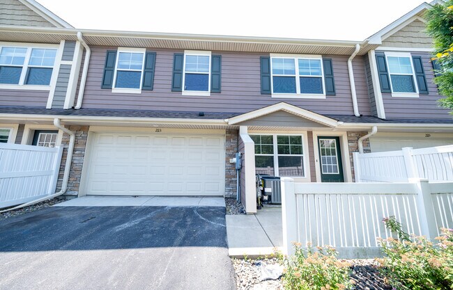 Building Photo - 2113 Cedar Grove Trail