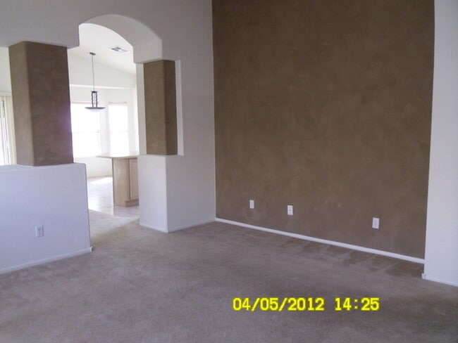 Building Photo - 3 Bed 2 Bath in Most Desired Ahwatukee