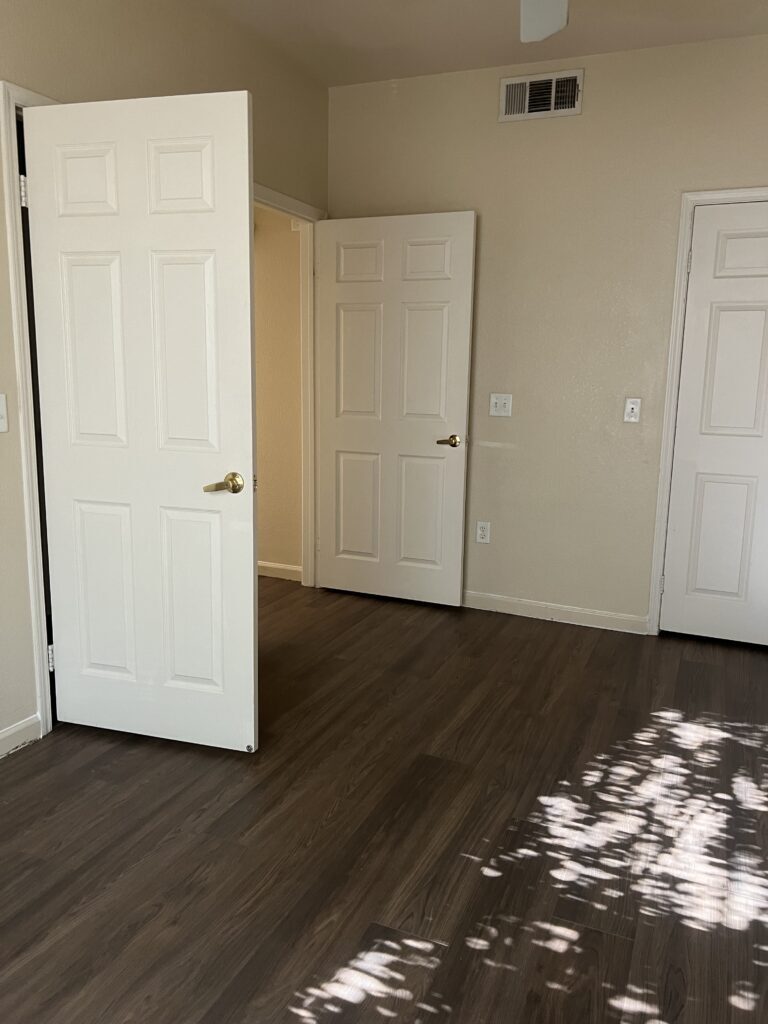 Building Photo - 10550 W Alexander Rd