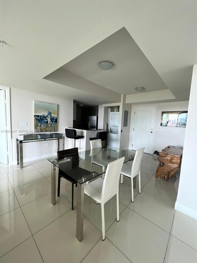 Building Photo - 1861 NW S River Dr