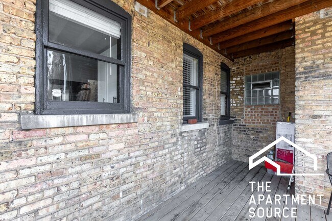 Building Photo - 3823 N Drake Ave