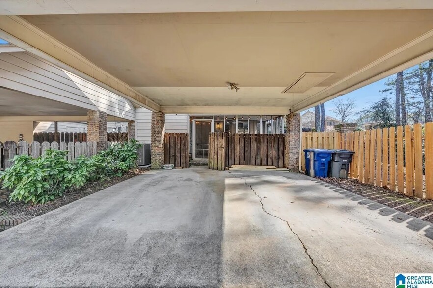 Building Photo - 1934 Mountain Laurel Ln