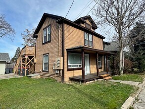 Building Photo - 819 Taylor St