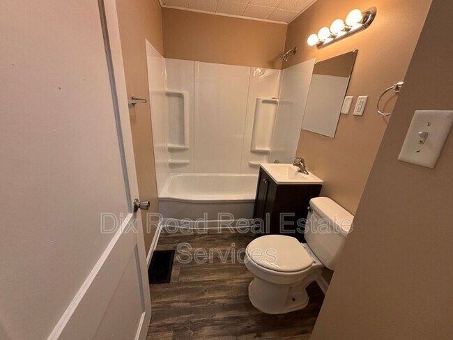 Building Photo - 636 Wampler Ave