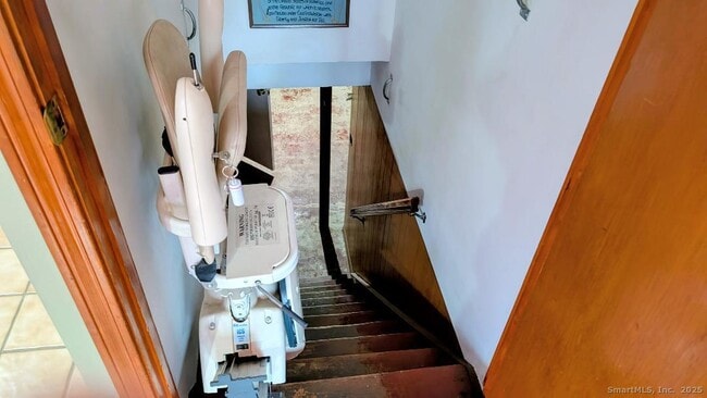 Building Photo - 64 Chatham Ave