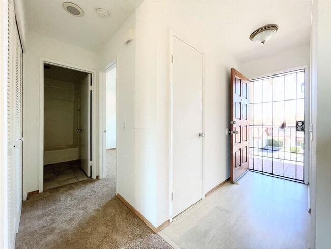 Building Photo - Upper Level Condo in The Villas of Calavera Hills!