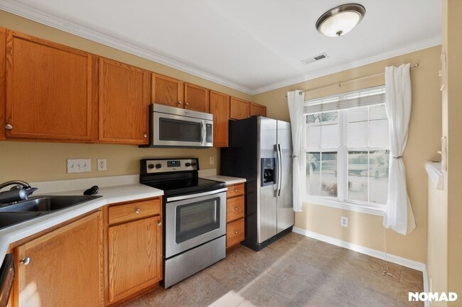 Building Photo - 6319 Sweetbay Dr