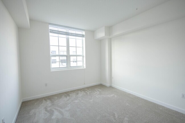 Building Photo - 410 Evernia St