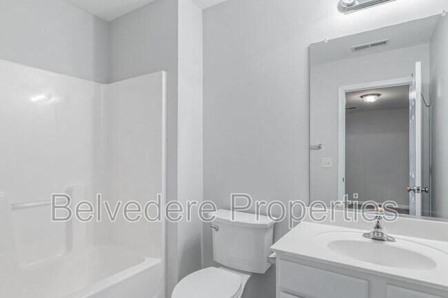 Building Photo - 14 Dunlevy Way
