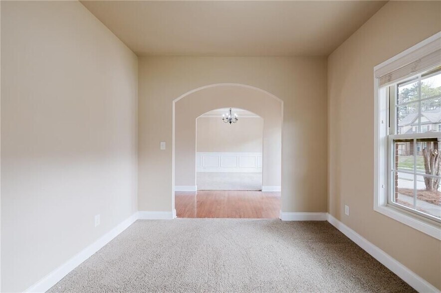 Building Photo - 3562 Fallen Oak Dr