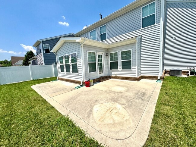 Building Photo - Spacious Suffolk Home in Desirable Bennett...