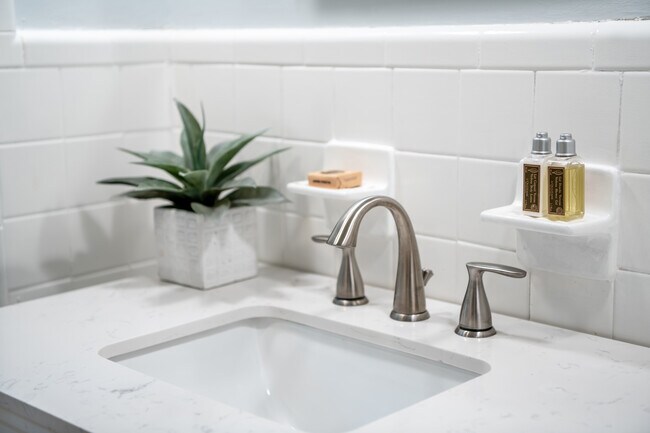 Building Photo - 2243 Guerry Ave