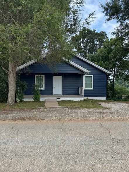 Primary Photo - 30 Renfrew Ave