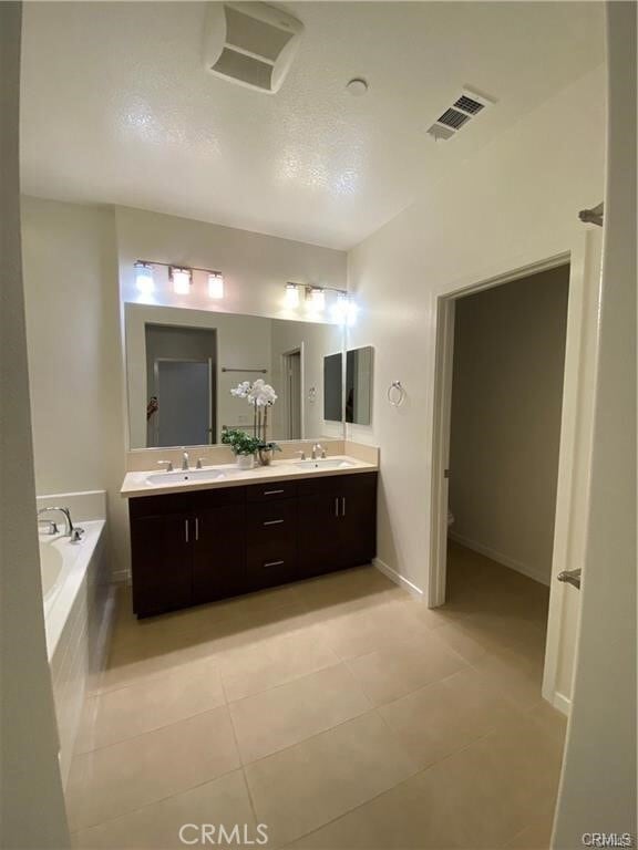 Building Photo - 1528 W Artesia Square