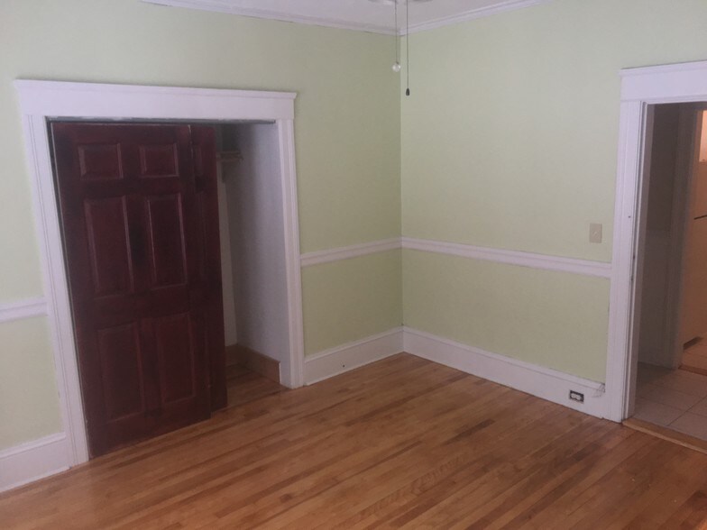 Building Photo - 15 Montvale Rd