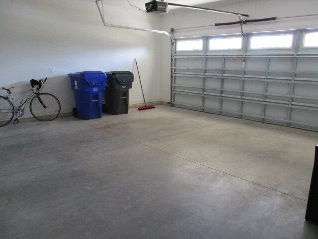 Building Photo - Amazing Furnished Town Home in Brunswick Forest