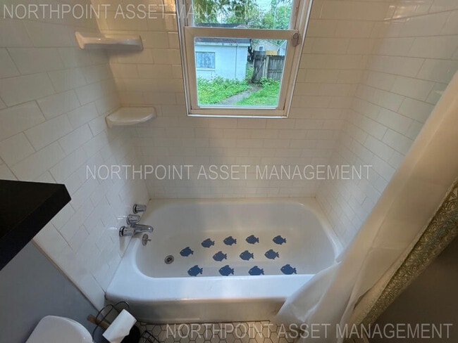 Building Photo - Cozy 4-Bedroom 1 Bath Home  in Peaceful Lo...