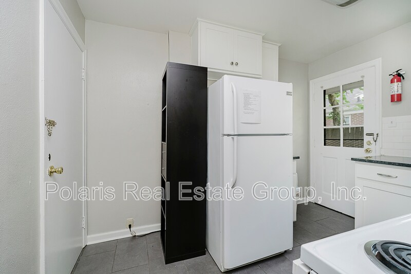 Building Photo - 4702 Rookwood Ave