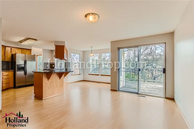 Building Photo - Gorgeous & Spacious Home 4 beds 3 bath!!!