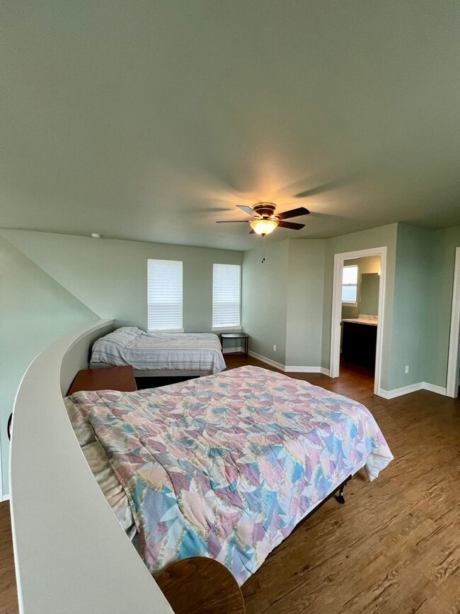 Building Photo - Waterfront 2 Bedroom Home in Ferndale!