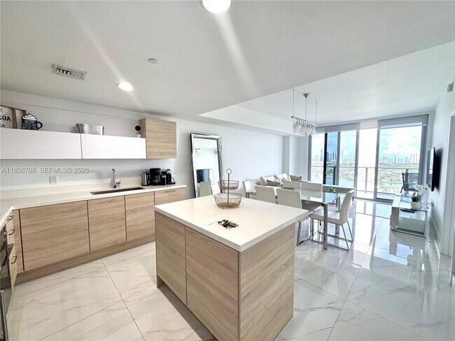 Building Photo - 16385 Biscayne Blvd