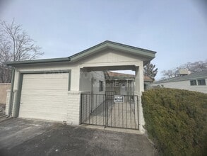 Building Photo - 4733 Platinum Dr NE