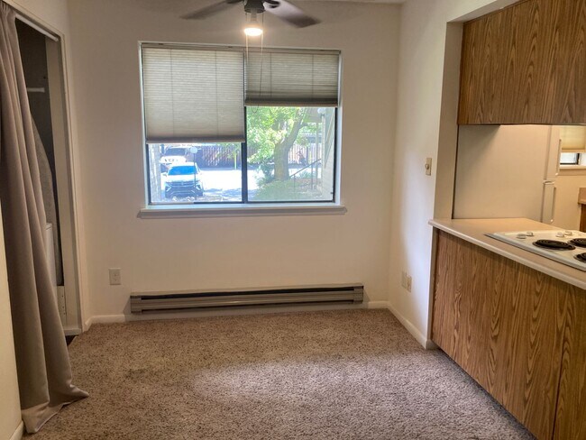 Building Photo - Charming 2 bed 2 bath condo near Fort Lewi...