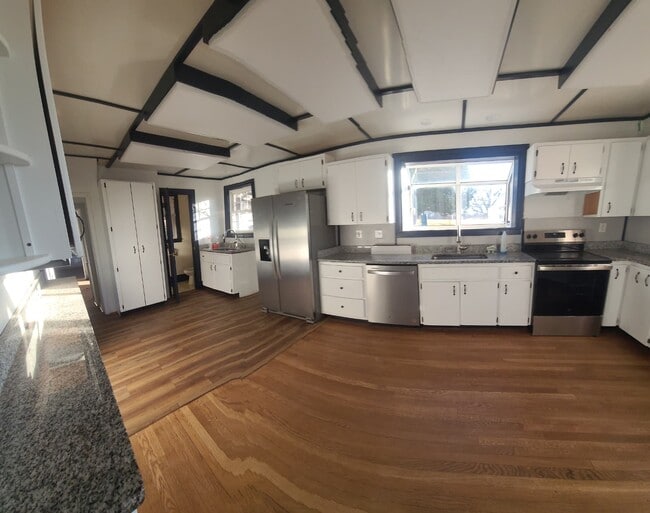 Building Photo - 22101 Ridge Rd