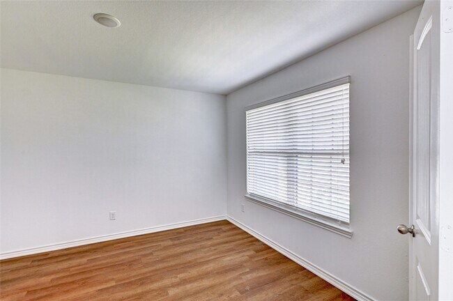 Building Photo - 9230 Mission Arbor Ln
