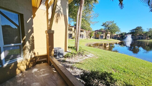 Building Photo - 4823 Via Palm Lakes Via