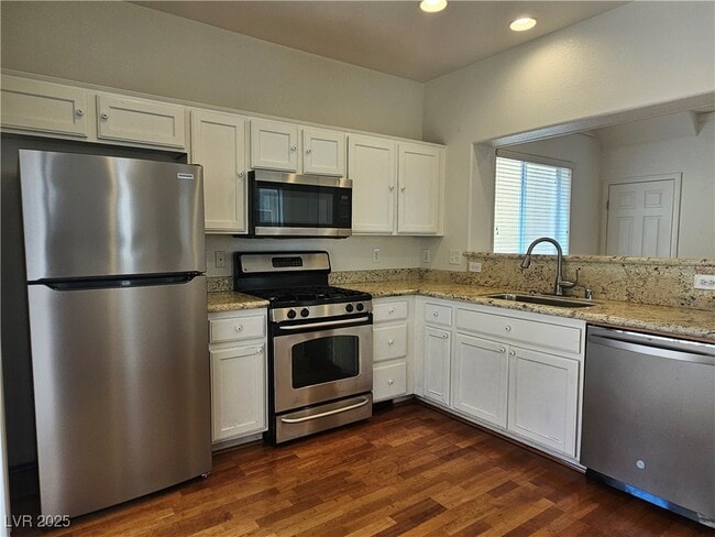Building Photo - 6636 Weeping Pine St