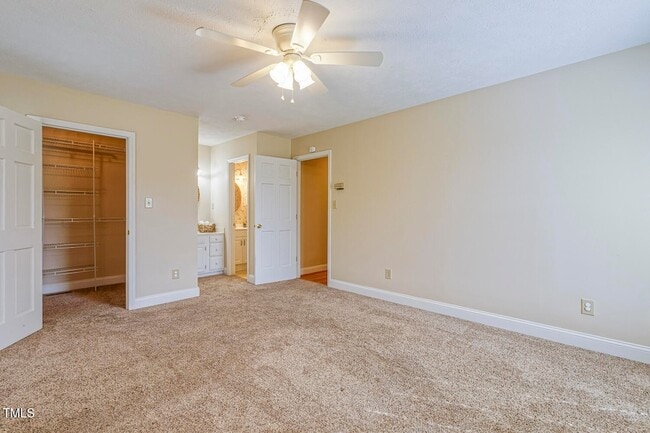 Building Photo - 4610 Linden Rd