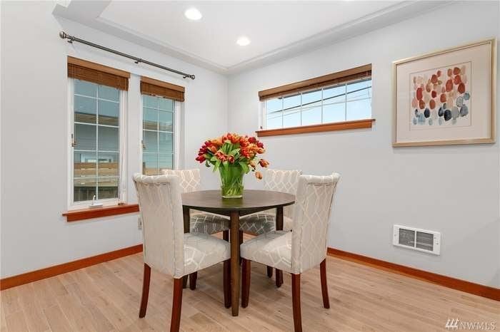 Building Photo - 1915 24th Ave S