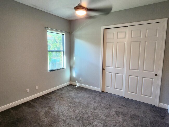 Building Photo - 2095 NW Diamond Creek Way