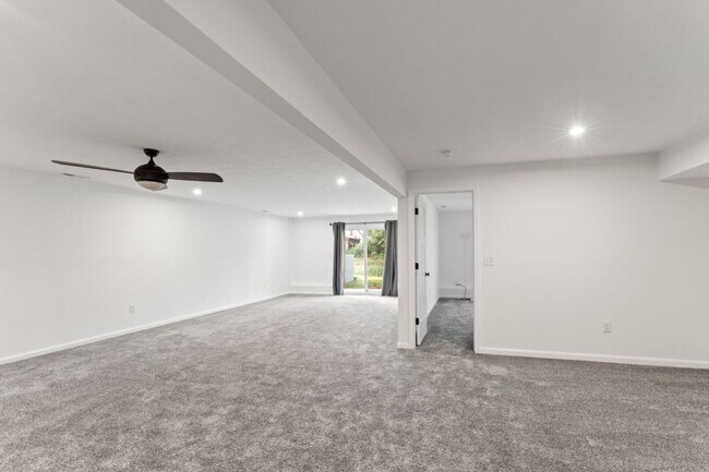 Building Photo - 10046 Windcrest Farms Ln