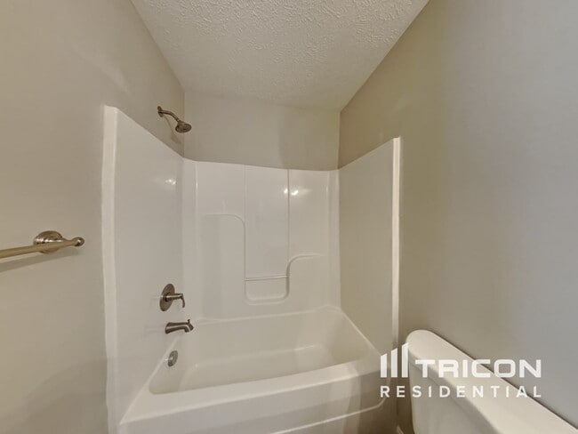 Building Photo - 3508 Oak Creek Dr