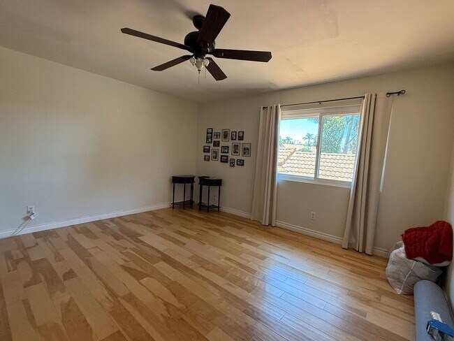 Building Photo - Beautiful 3BD/3BA Townhome in Carlsbad