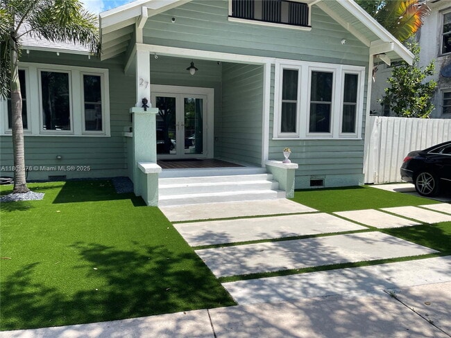 Primary Photo - 27 NE 49th St