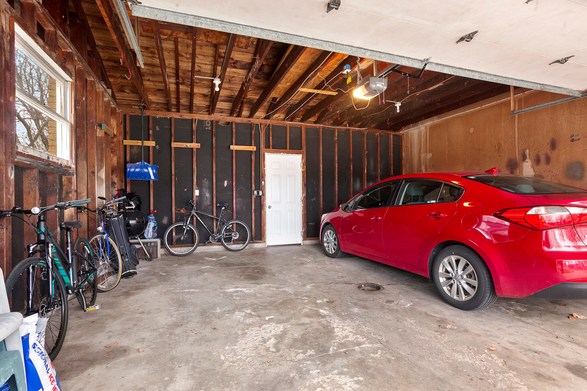 Garage - 2614 Saemann Ave