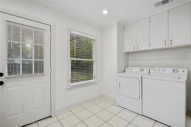 Building Photo - 4909 Shoal Creek Blvd