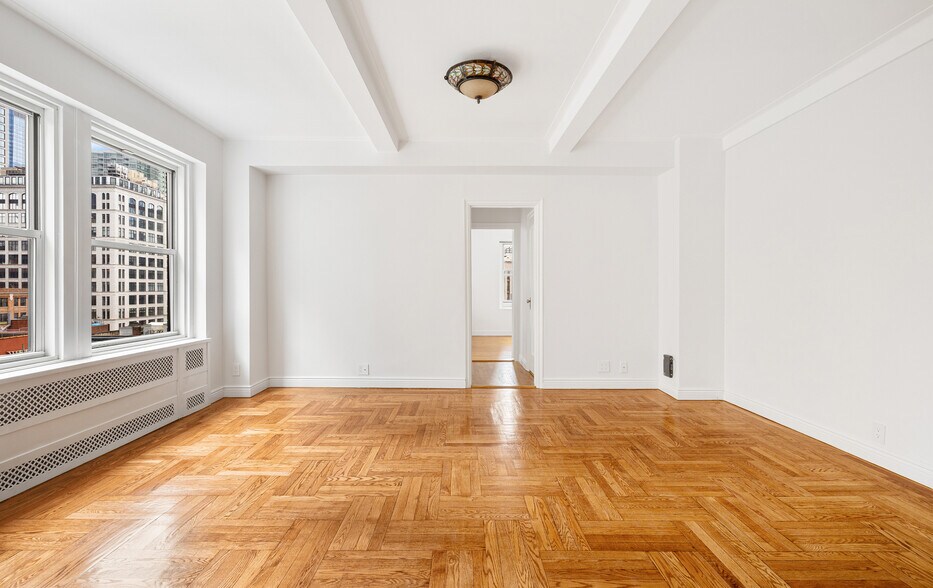 Building Photo - 433 W 34th St