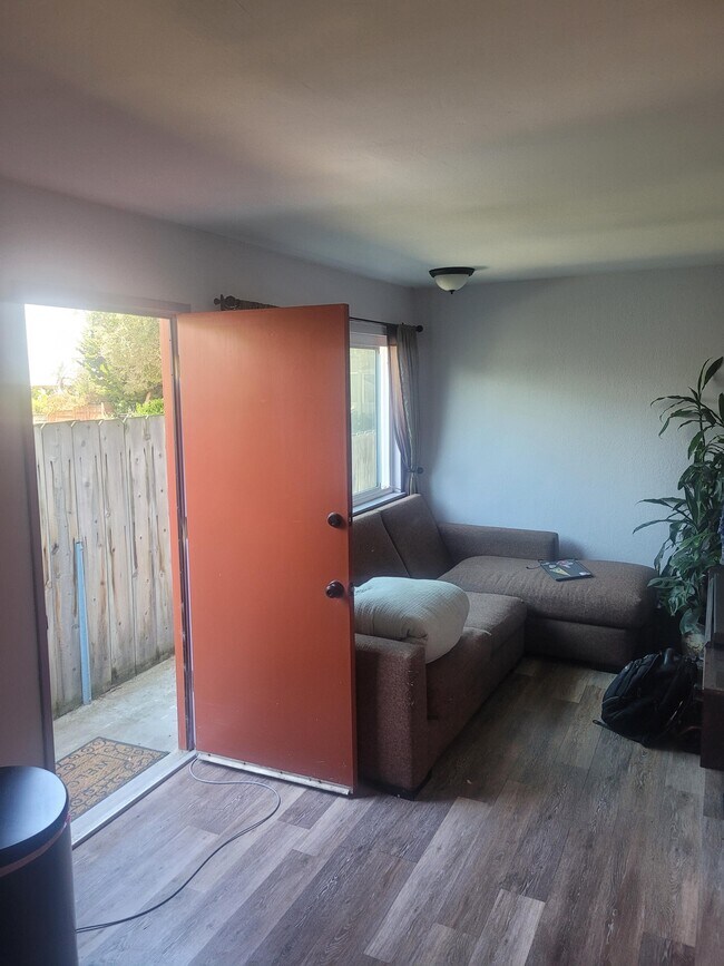 Building Photo - 1941 Nancy Ave