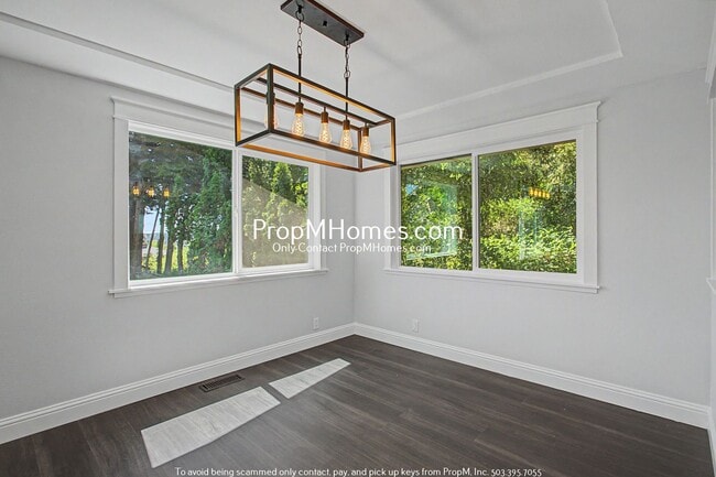 Building Photo - Freshly Renovated Four Bedroom Home in Bull Mountain!